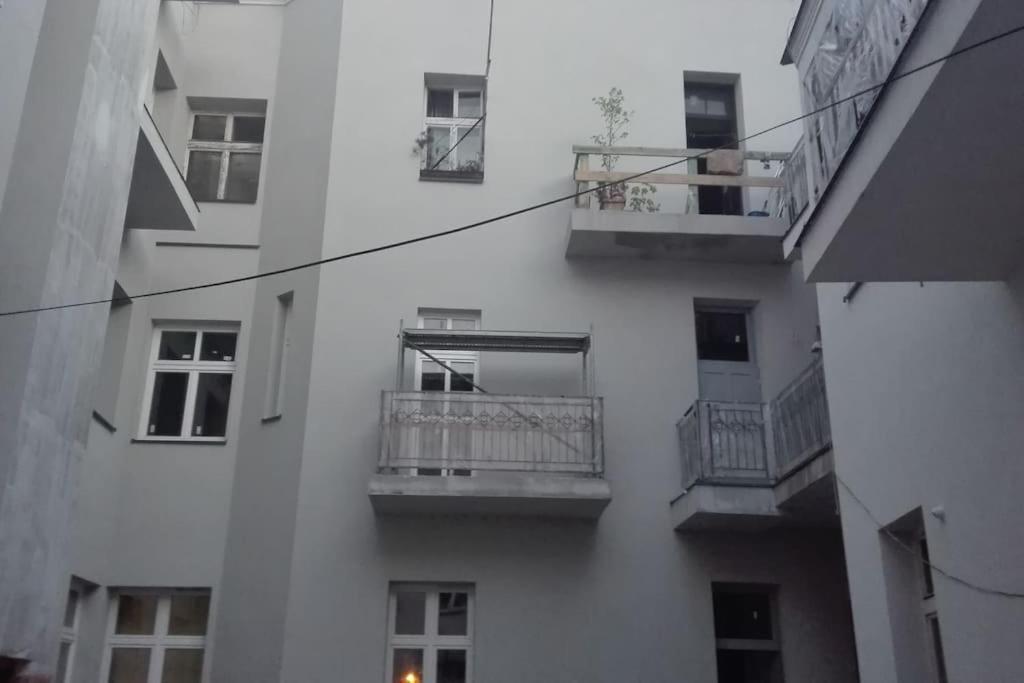 Modern In The Old Town *